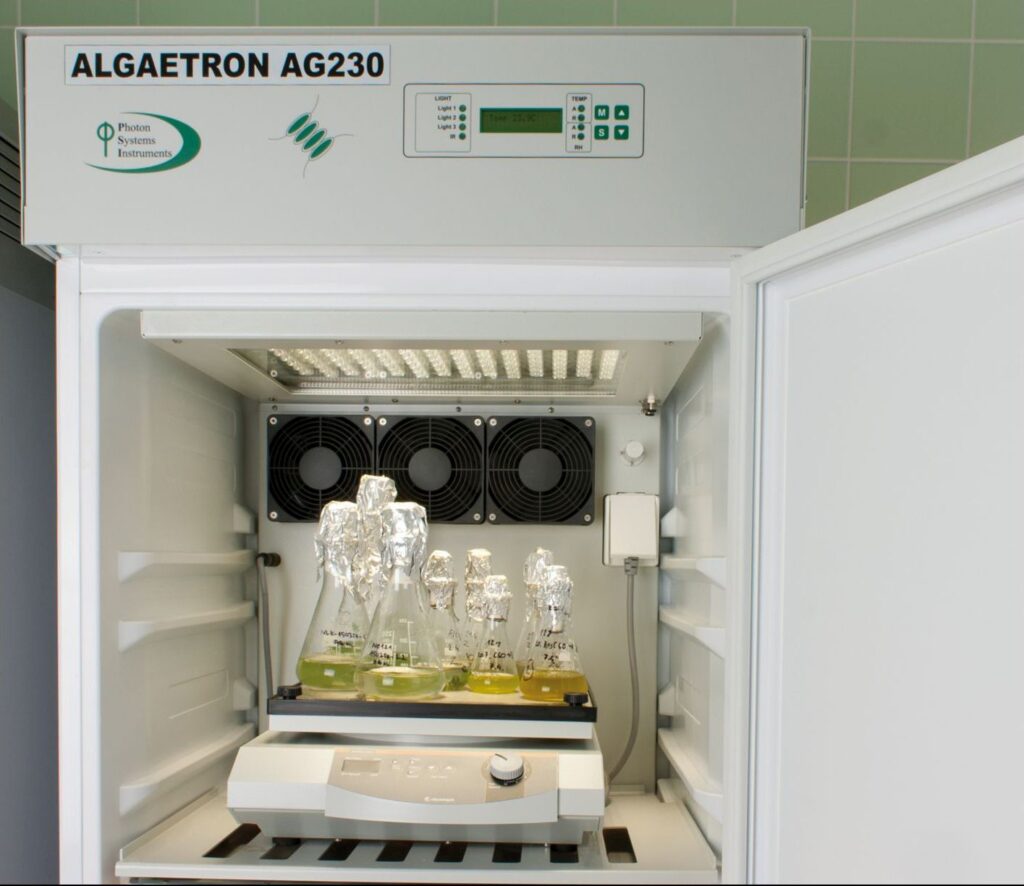 AlgaeTron 230