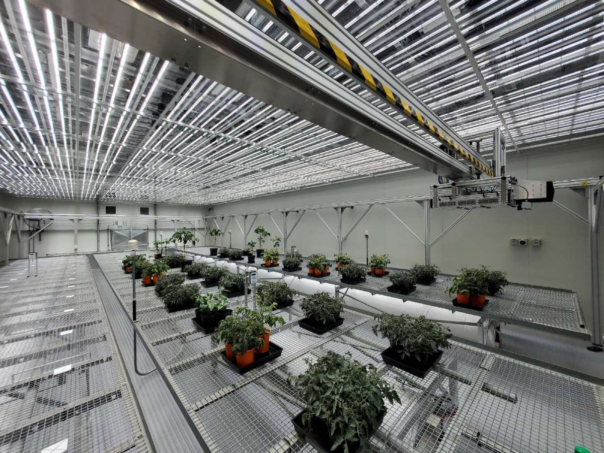 La Trobe University Melbourne Scientific Instruments Australia